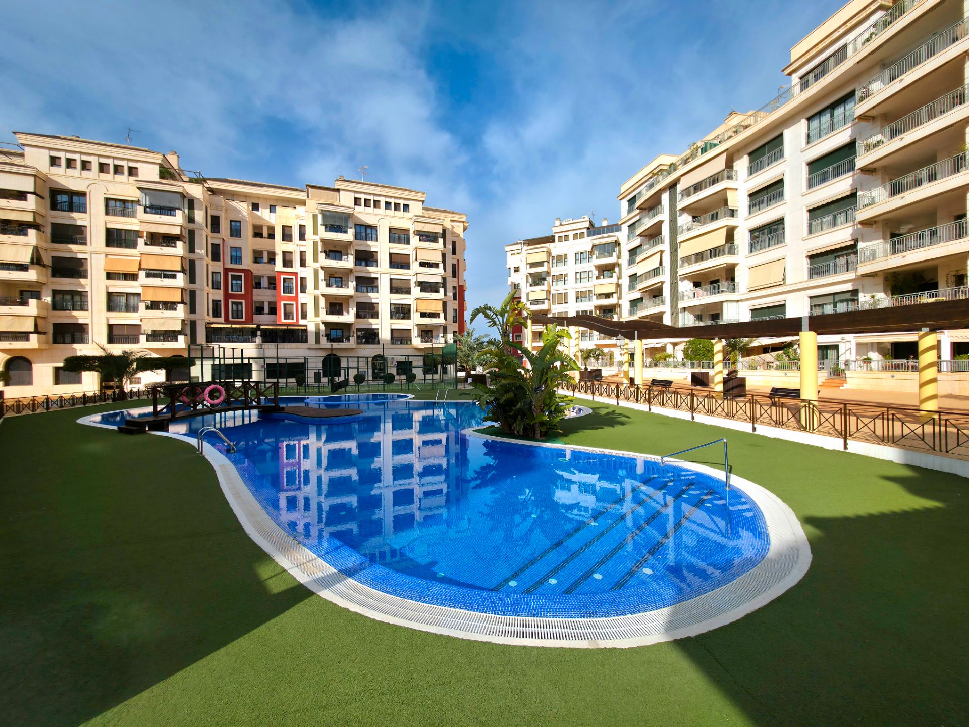 Piscina de Pis en venda en Elche / Elx amb Aire condicionat, Calefacció i Terrassa