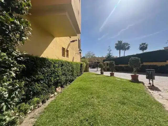 Vista exterior de Ático en venta en Marbella con Aire acondicionado, Terraza y Trastero