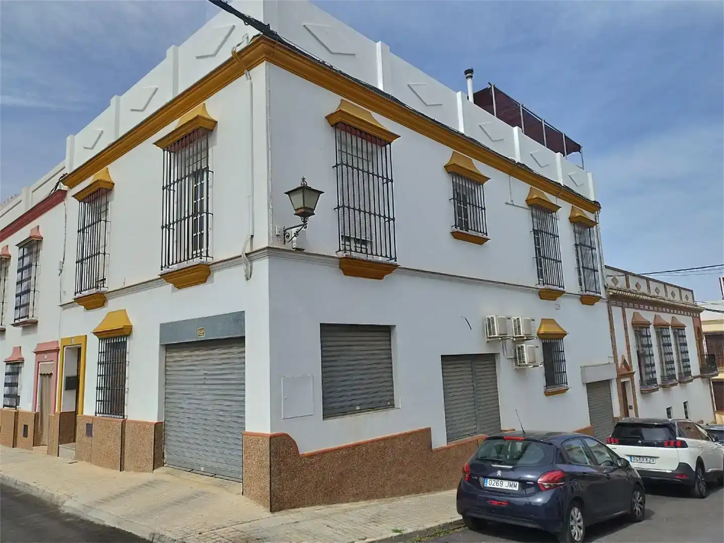 Vista exterior de Casa adosada en venta en Carmona con Trastero