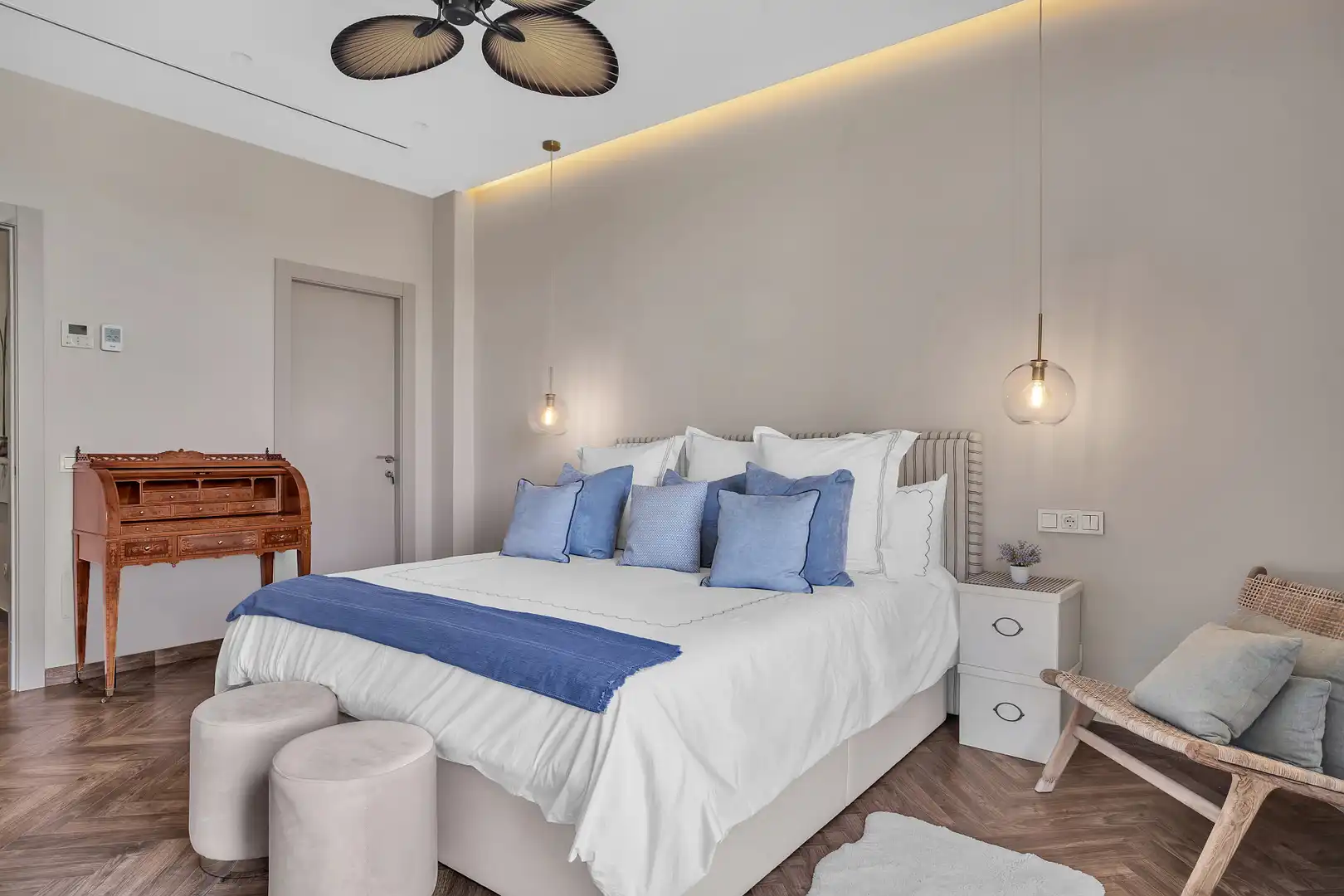 Dormitori de Casa o xalet de lloguer en Marbella amb Aire condicionat, Jardí privat i Terrassa