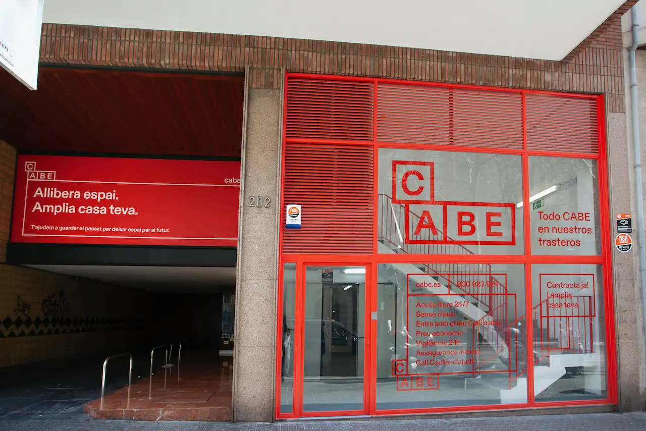 Vista exterior de Trastero de alquiler en Barcelona con Alarma