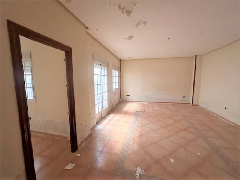 Casa adosada en venda a Úbeda