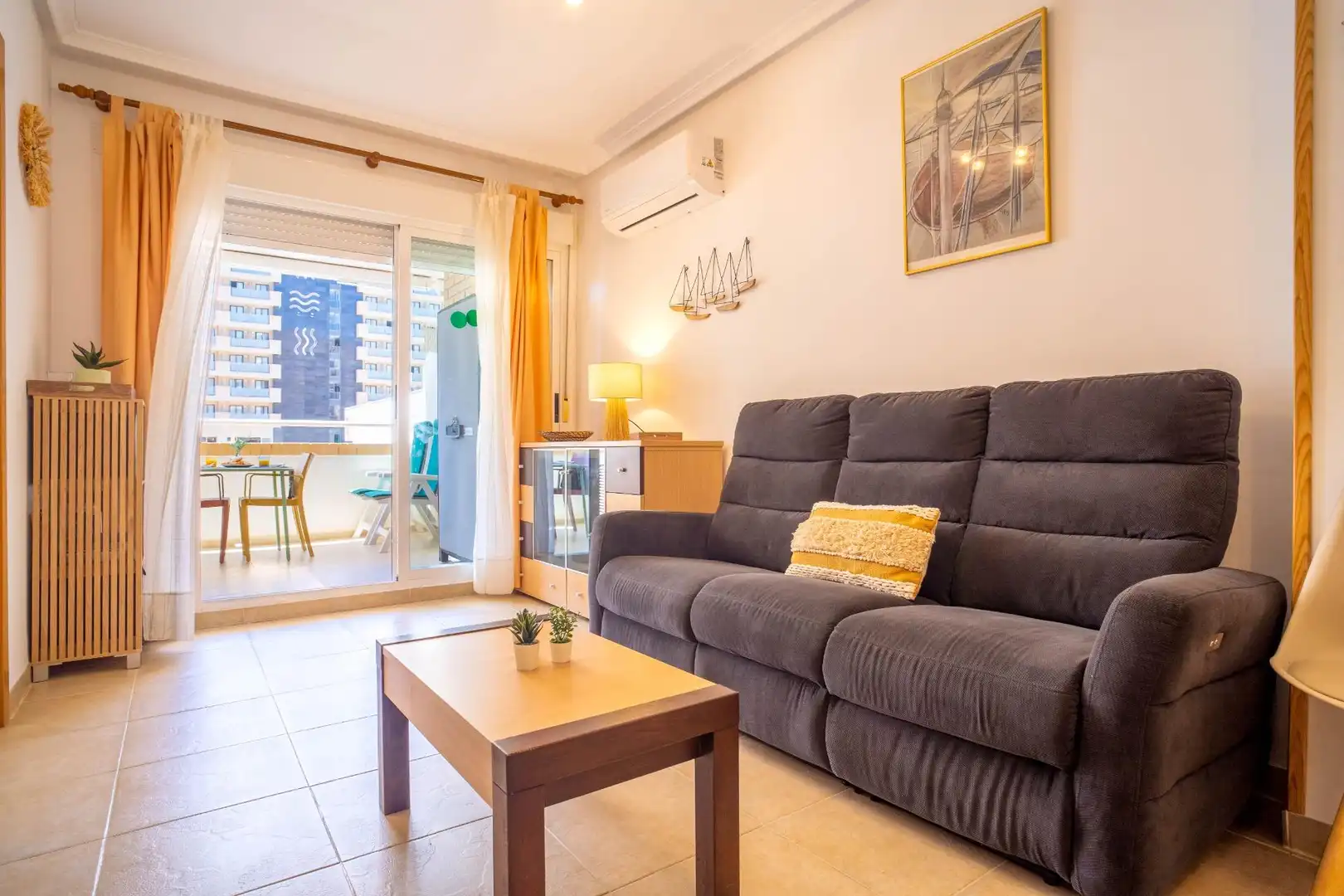 Sala d'estar de Apartament en venda en Oropesa del Mar / Orpesa amb Jardí privat, Terrassa i Traster