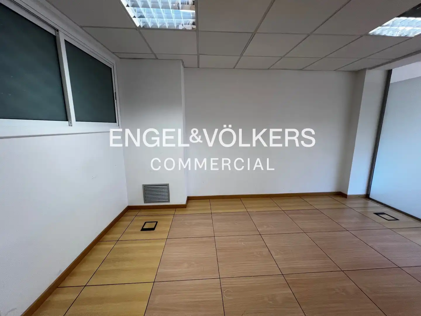 Büro zur Miete in Barcelona mit Klimaanlage und Terrasse