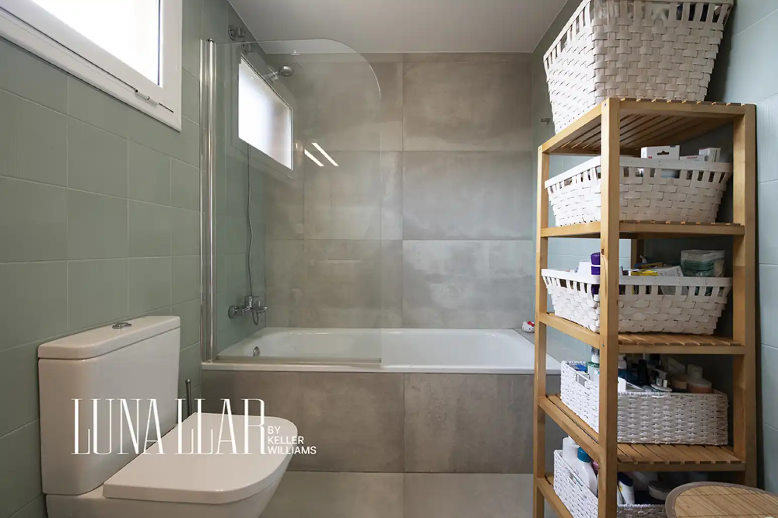 Bathroom of Houses for sale in Can Bou