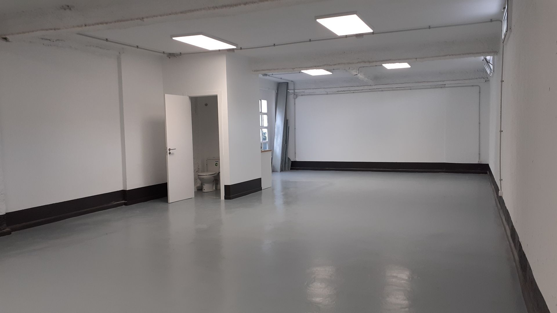 Nau industrial de lloguer a Almeda - El Corte Inglés