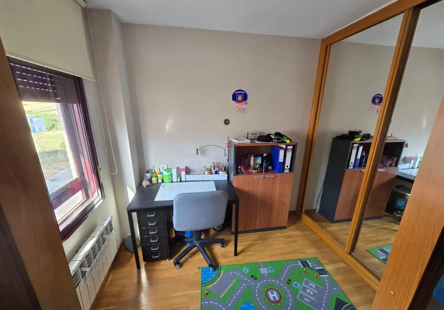 Habitación de Casa adosada en venta en Burgos con Calefacción, Jardín privado y Terraza