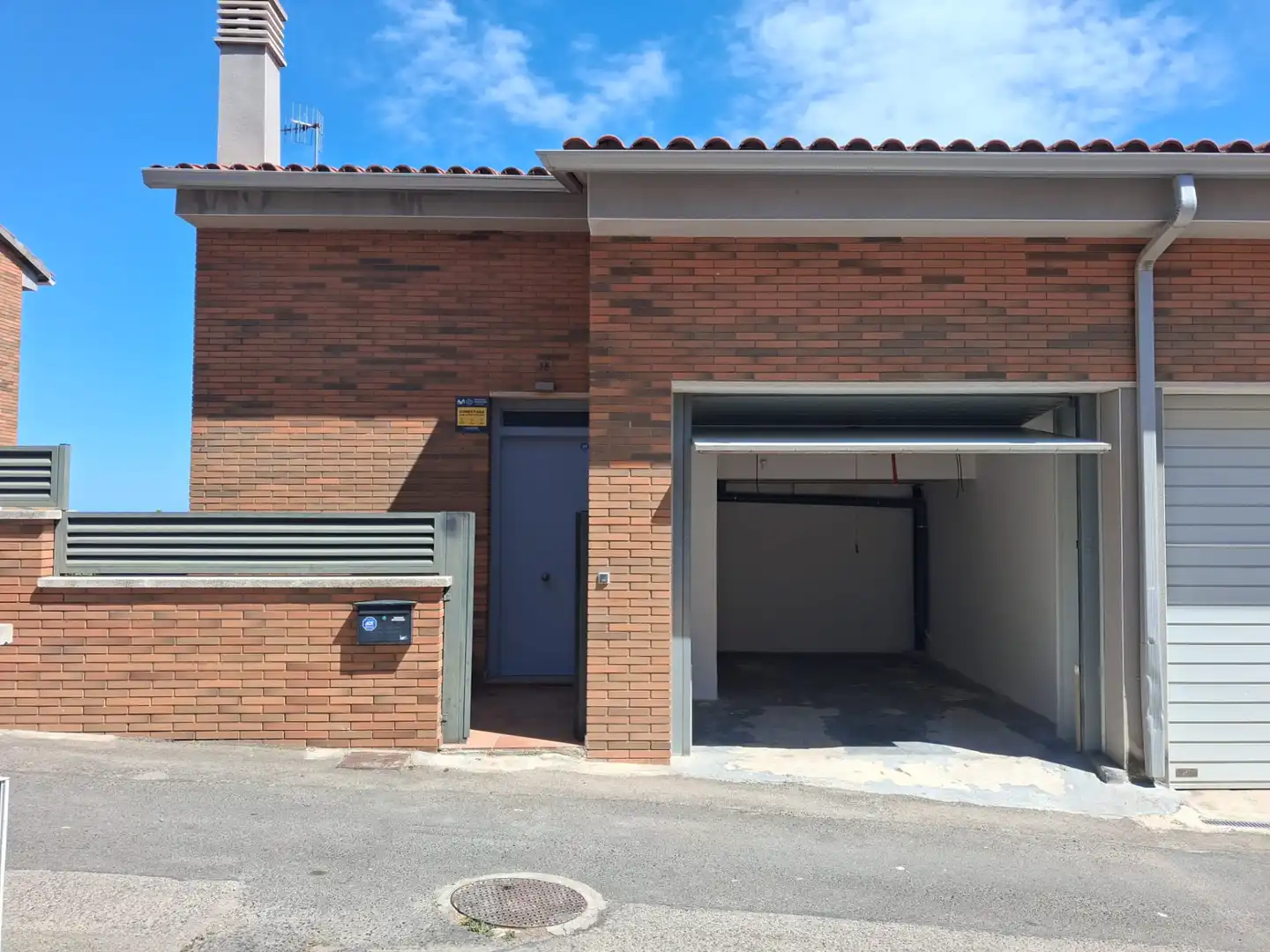 Vista exterior de Casa adosada en venta en El Vendrell con Aire acondicionado, Calefacción y Jardín privado