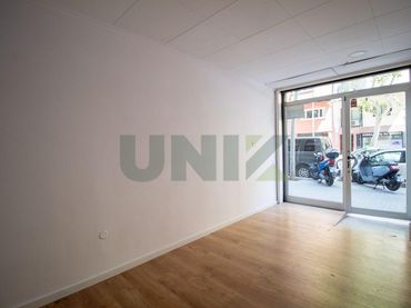 Local comercial en venta en Carrer ROGER DE FLOR