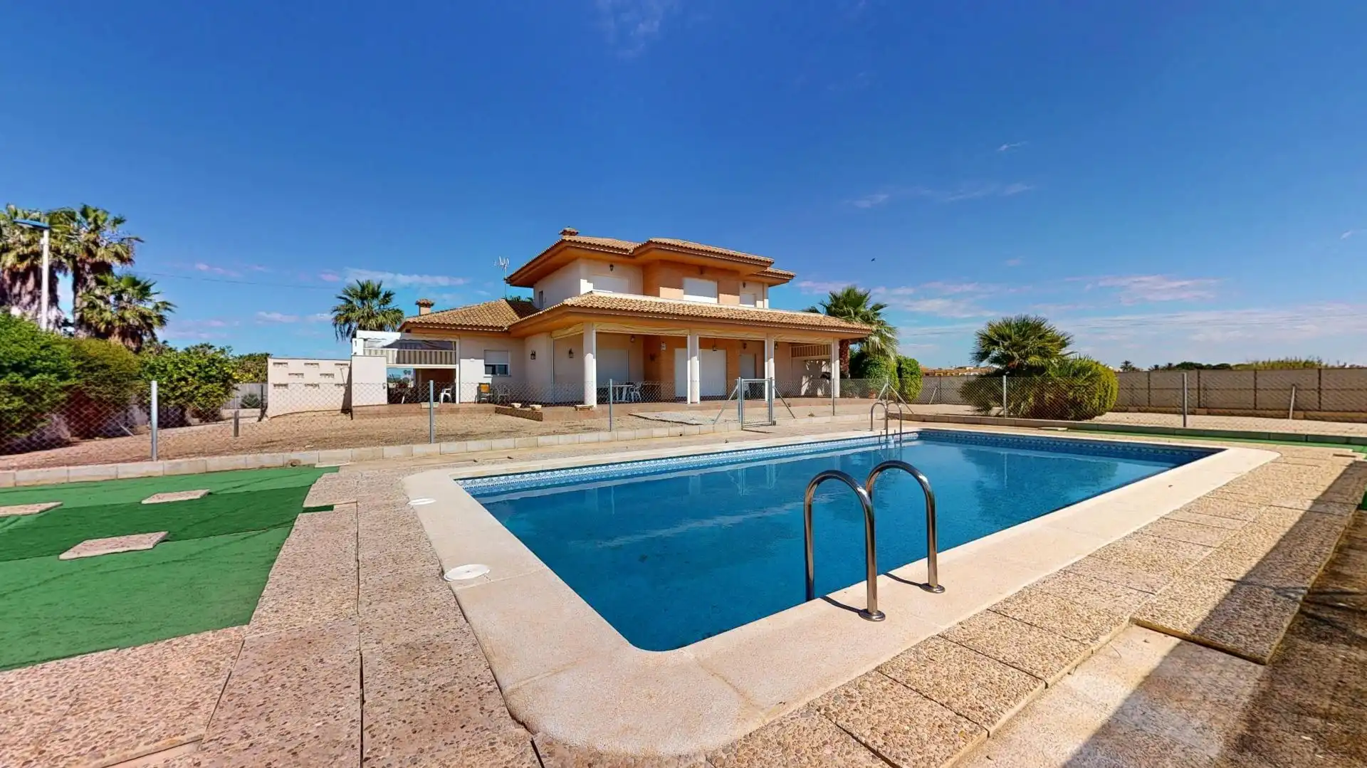 Vista exterior de Casa o chalet en venta en San Pedro del Pinatar con Piscina comunitaria