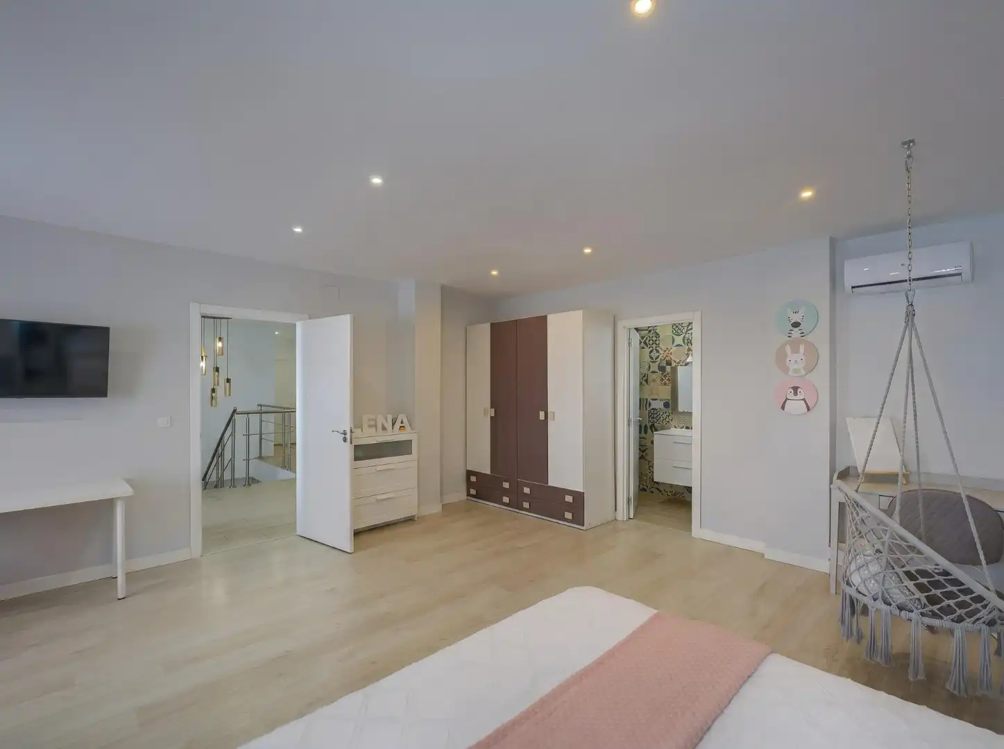 Bedroom of Houses for sale in Tomares  with Air Conditioner, Private garden and Terrace