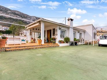 Casa amb piscina en venda a El Montgó