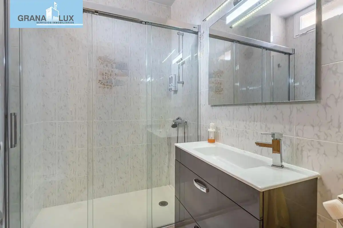 Chalet con terraza en venta en Calle de la Reina Mora, imagen 25
