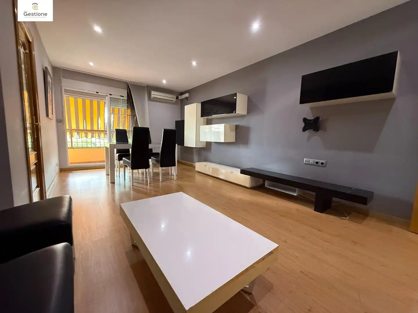 Piso en venta en Calle POETA MAS I ROS, 53, Cortes - Huertas