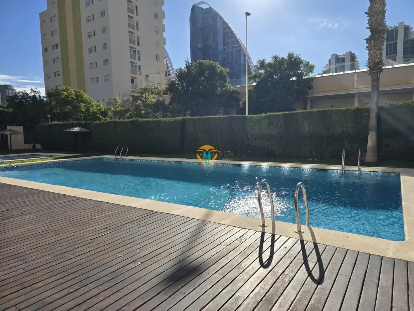Piscina de Apartamento en venta en Benidorm con Aire acondicionado, Calefacción y Jardín privado