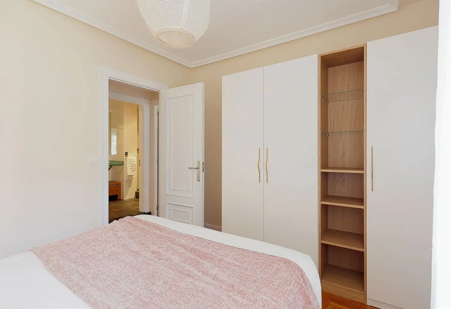Habitación de Piso de alquiler en Gijón  con Calefacción, Terraza y Trastero