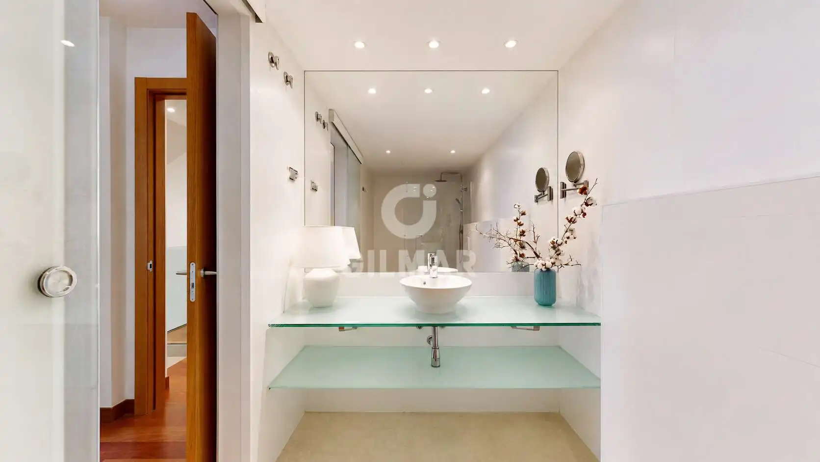 Baño de Ático en venta en Benalmádena con Calefacción, Jardín privado y Trastero