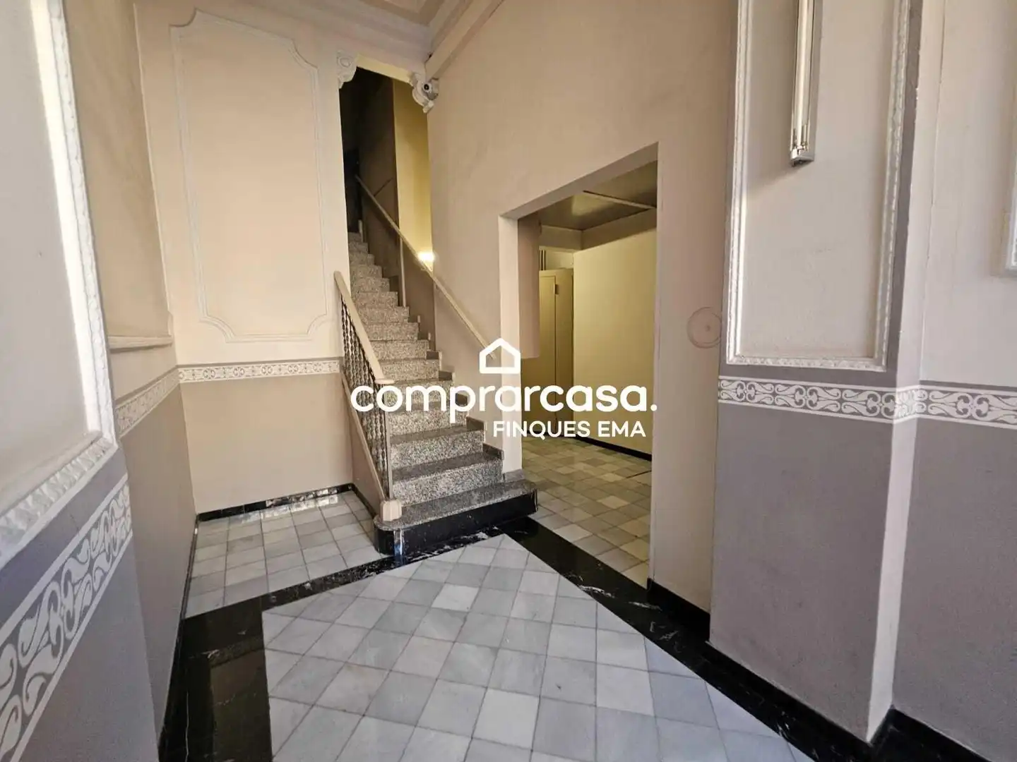 Piso en venta en Barcelona con Balcón