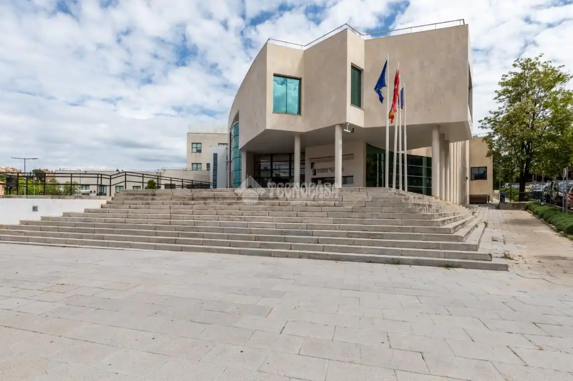 Vista exterior de Pis en venda en Rozas Centro