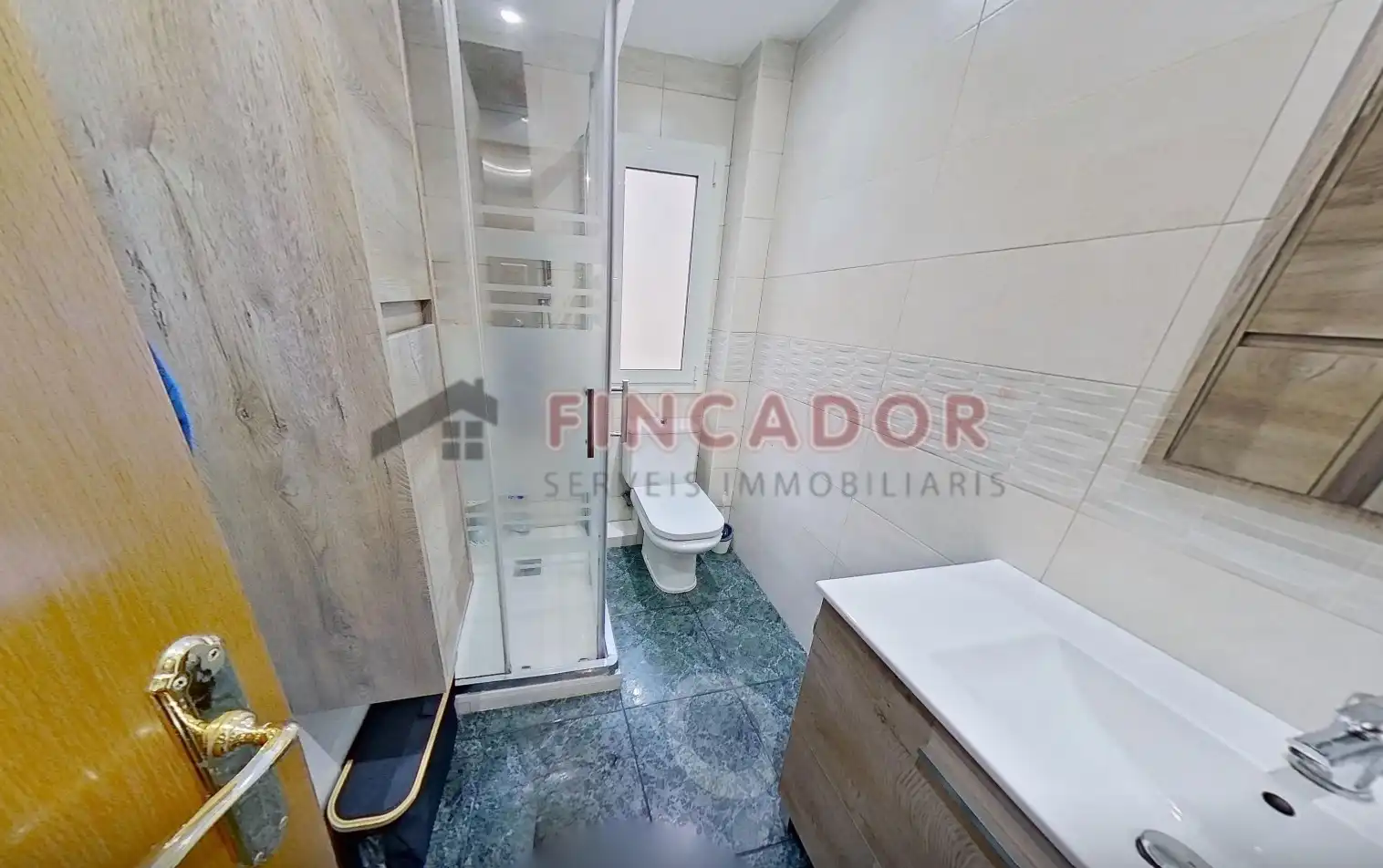 Bathroom of Flat for sale in Terrassa  with Air Conditioner and Heating
