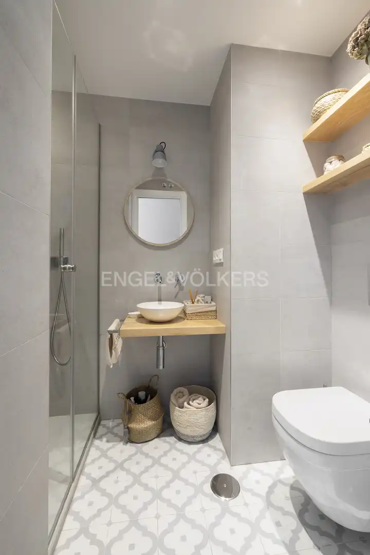 Badezimmer von Wohnung zur Miete in Madrid mit Klimaanlage, Heizung und Terrasse