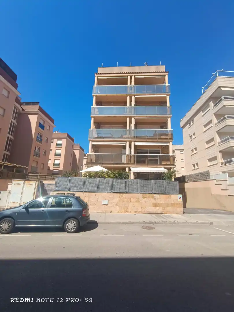 Außenansicht von Wohnung zum Verkauf in Calafell mit Klimaanlage, Heizung und Terrasse