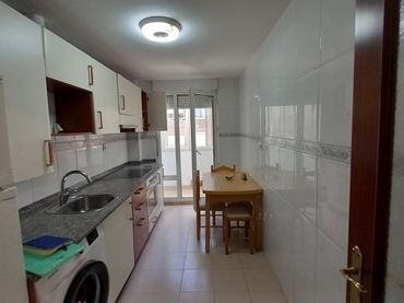 Pis amb ascensor en venda a Calle Rufino Ruíz Ceballos 51