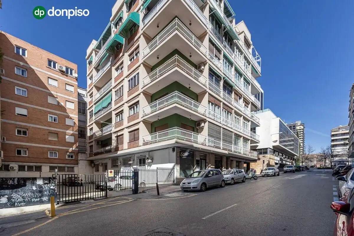 Außenansicht von Wohnung zum Verkauf in Granada