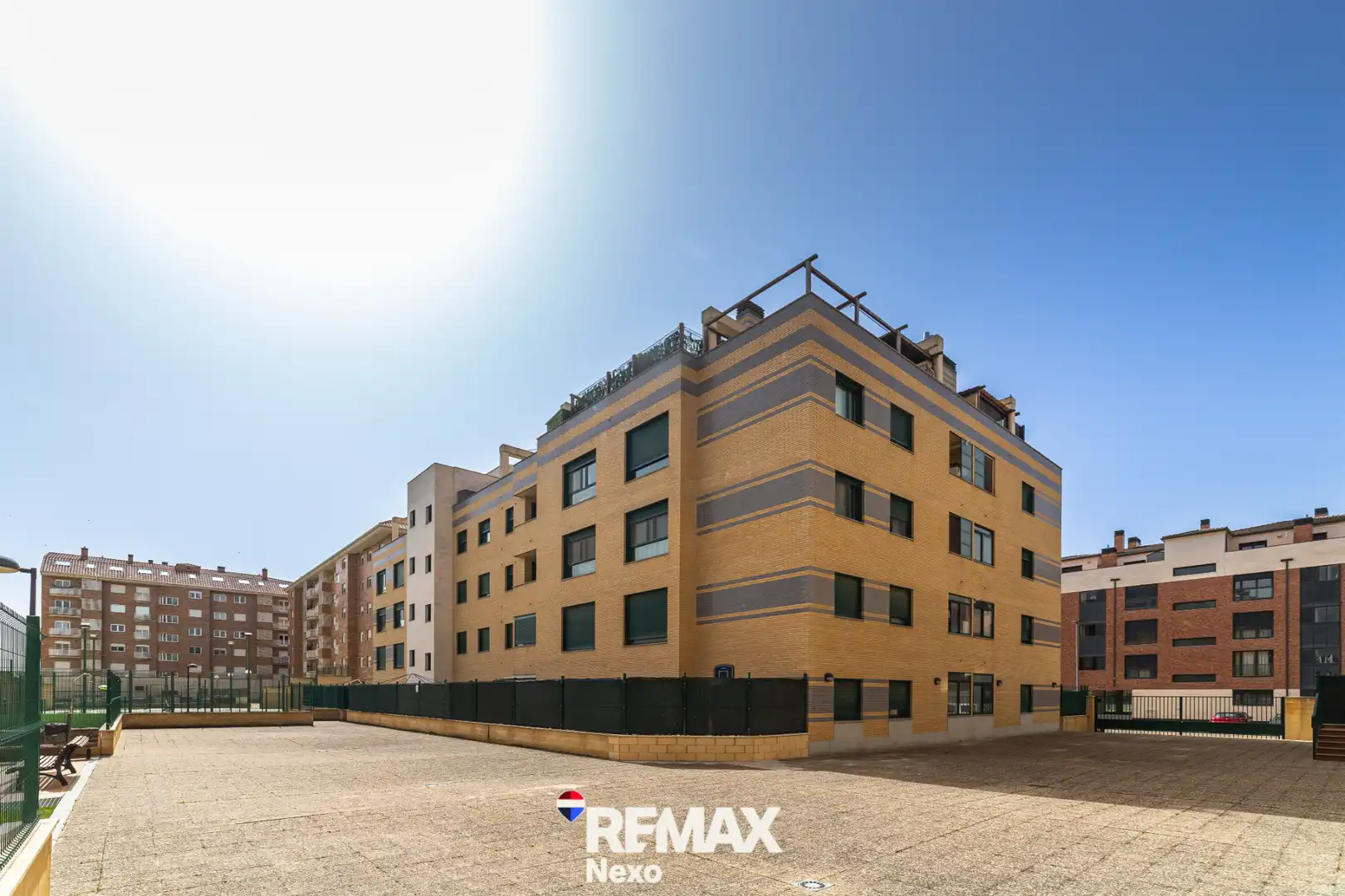 Vista exterior de Piso en venta en Arroyo de la Encomienda con Calefacción, Parquet y Terraza
