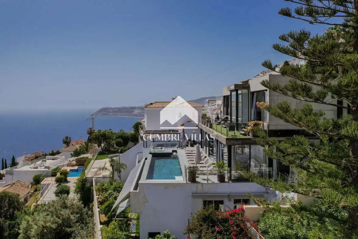 Exterior view of Houses for sale in Salobreña  with Private garden, Terrace and Storage room