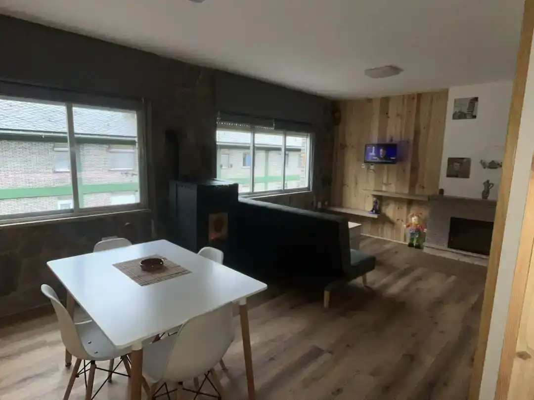 Living room of Flat for rent in Degaña  with Parquet flooring and Furnished