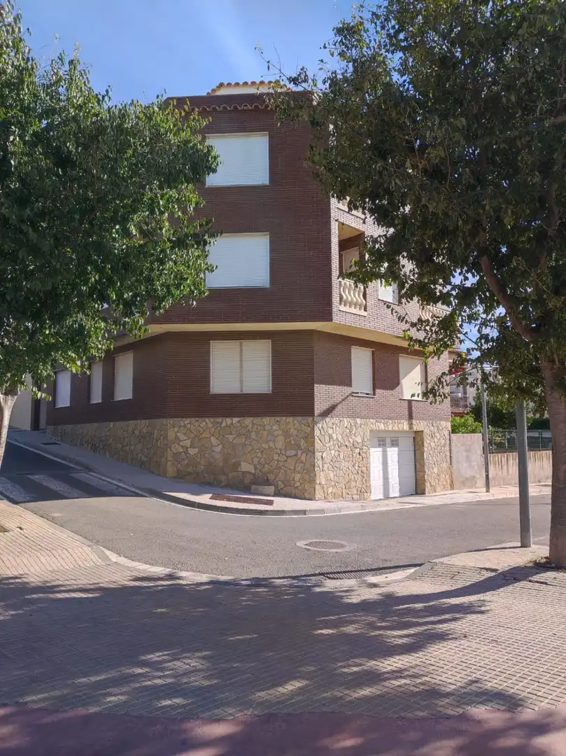 Außenansicht von Wohnung zur Miete in La Sénia mit Klimaanlage, Parkett und Terrasse