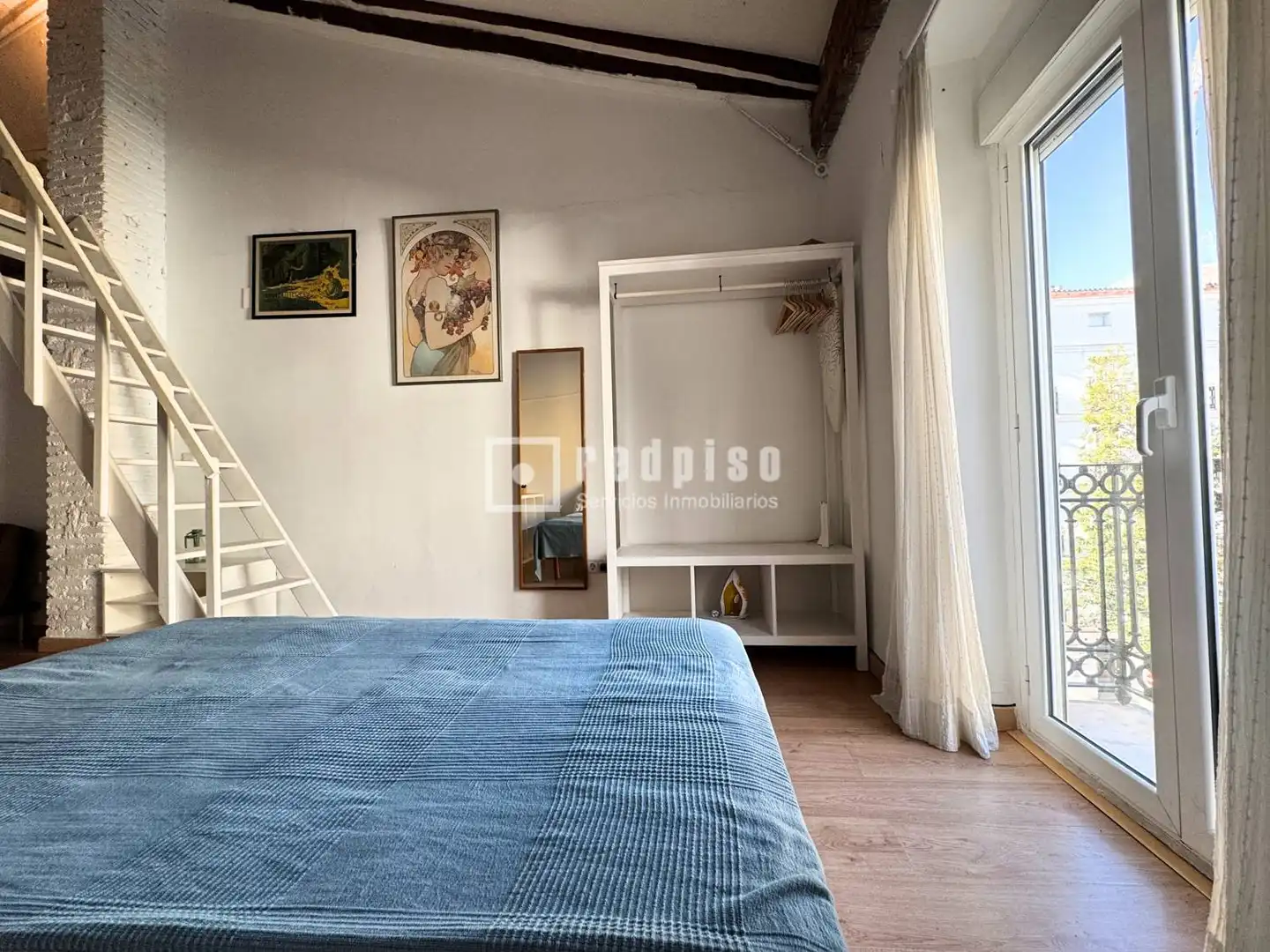 Habitación de Loft de alquiler en Valencia con Aire acondicionado, Terraza y Amueblado