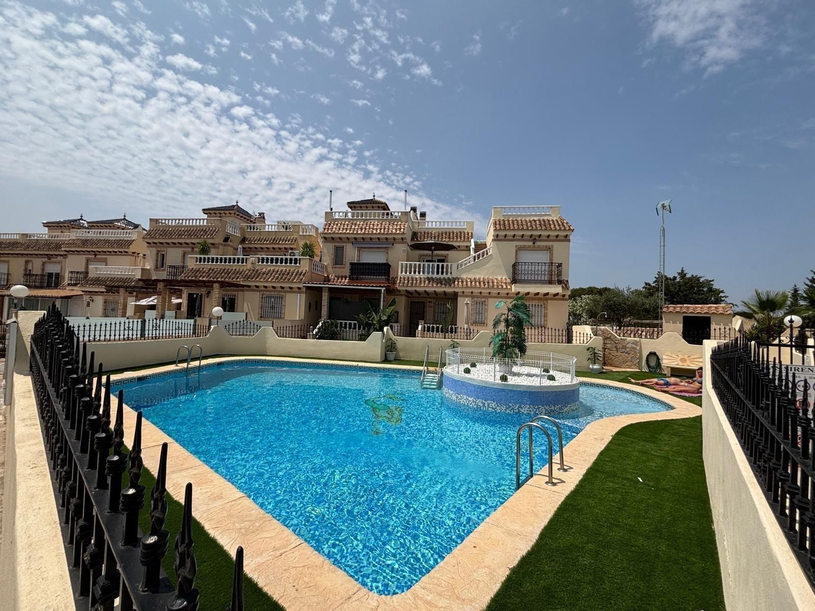 Swimming pool of Single-family semi-detached for sale in Orihuela