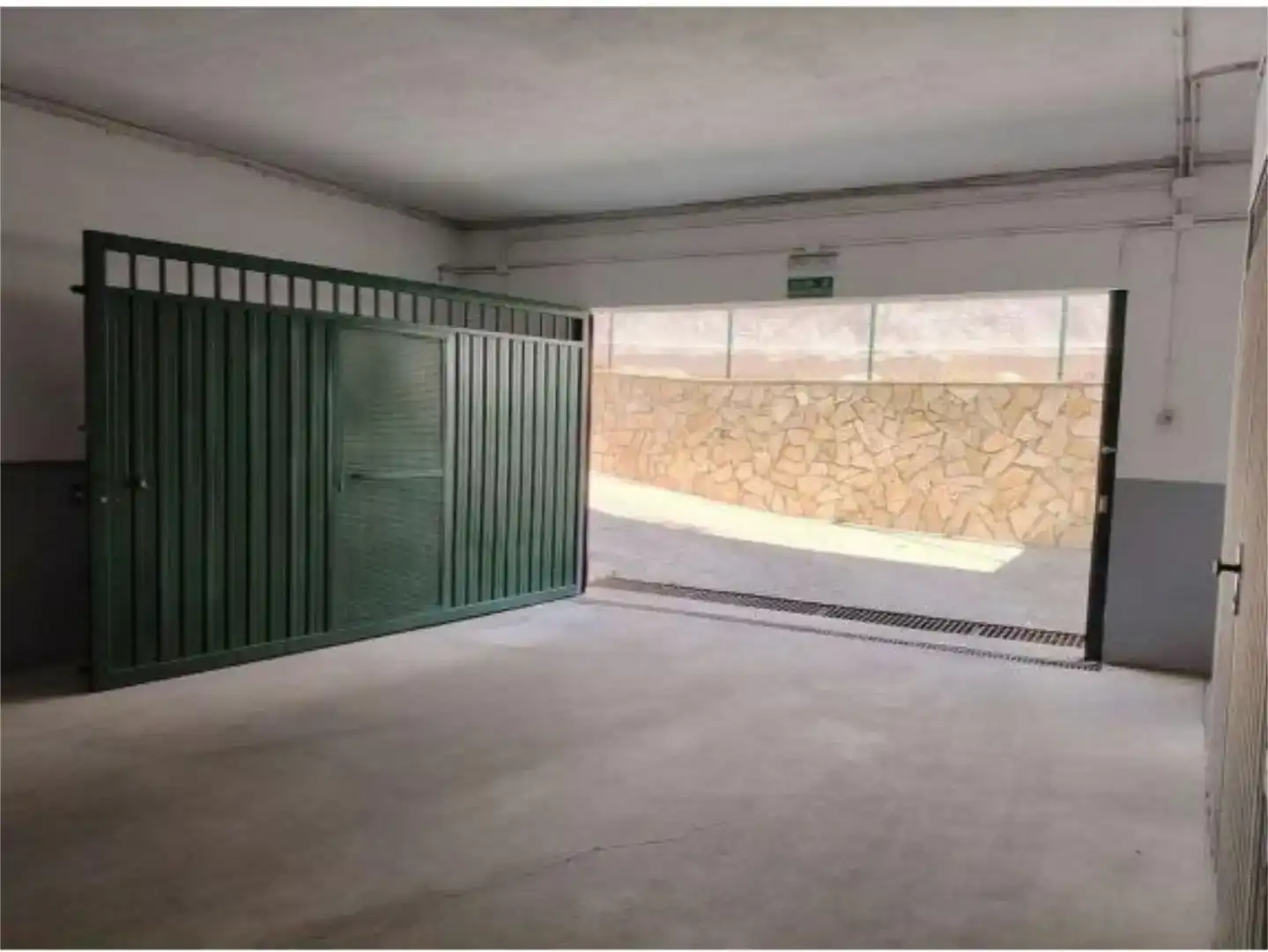 Aparcament de Pis en venda en Nerja amb Piscina