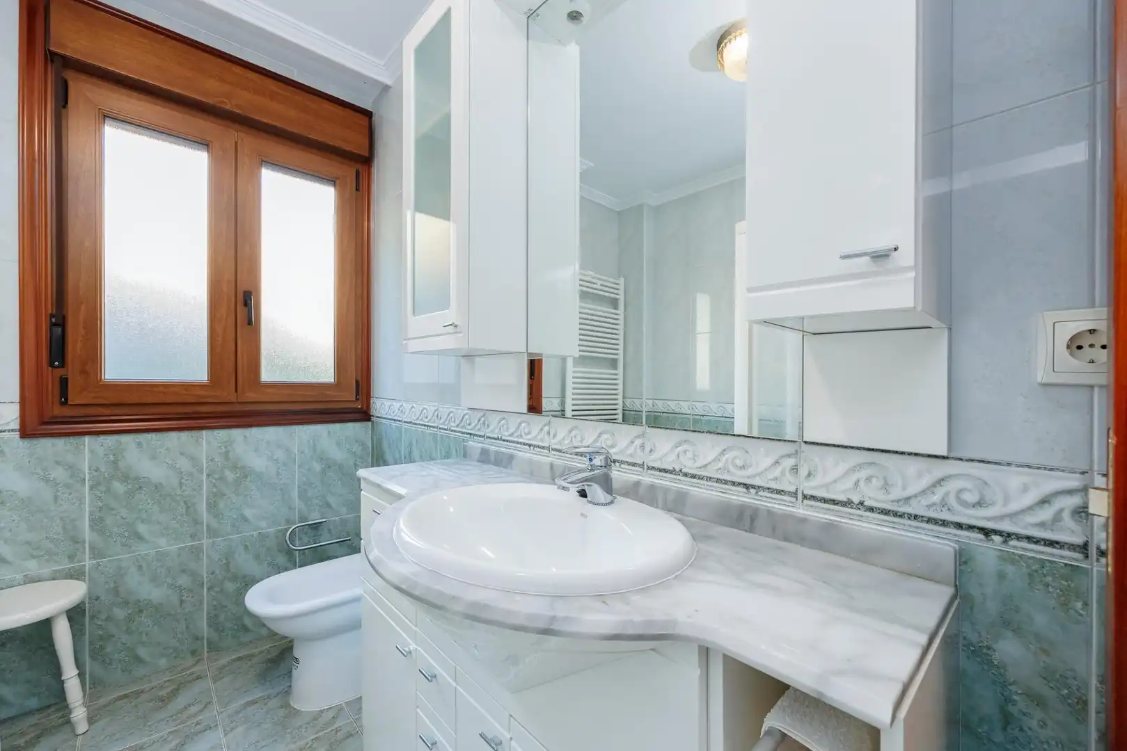 Badezimmer von Haus oder Chalet zum Verkauf in Moaña mit Heizung, Abstellraum und Balkon