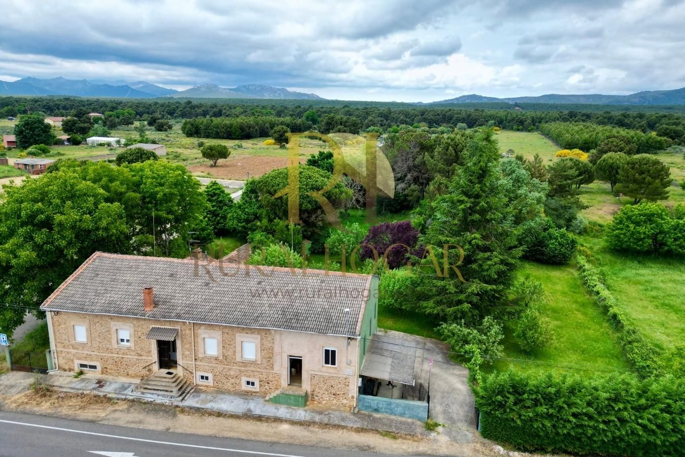 Casa o xalet en venda en Castrocontrigo amb Calefacció i Jardí privat