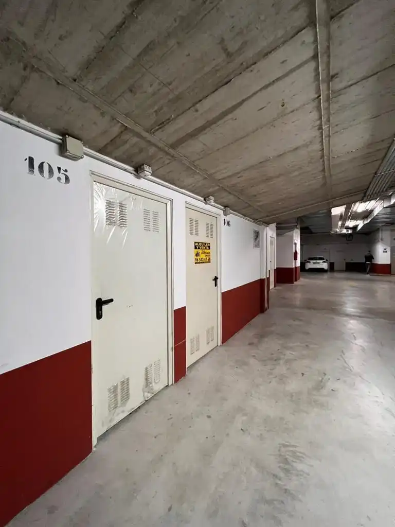 Storage room for rent in Carrer la Carátula, 6, Ciutat Universitària