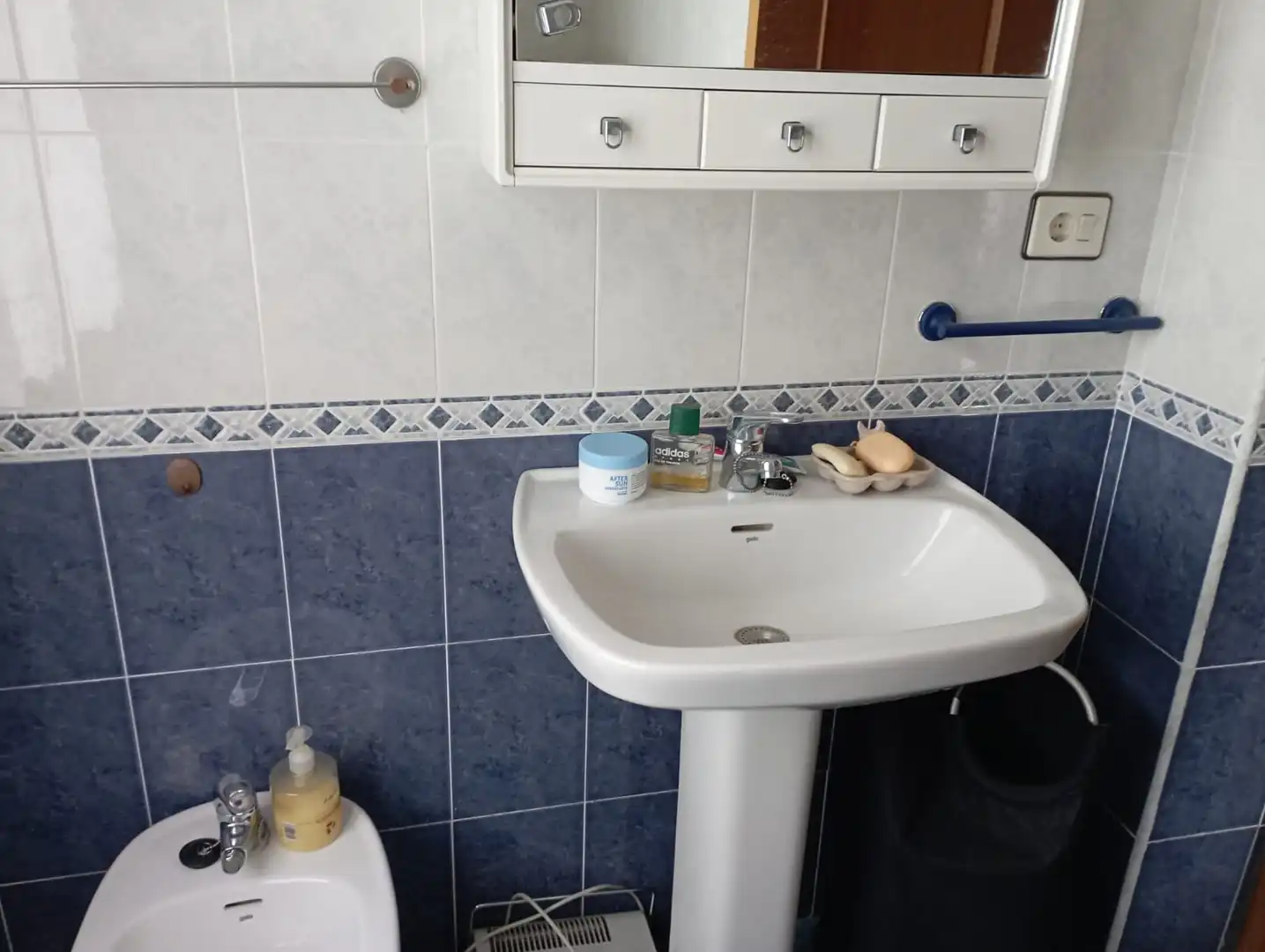 Bany de Casa adosada de lloguer en Espinosa de los Monteros amb Calefacció, Jardí privat i Parquet