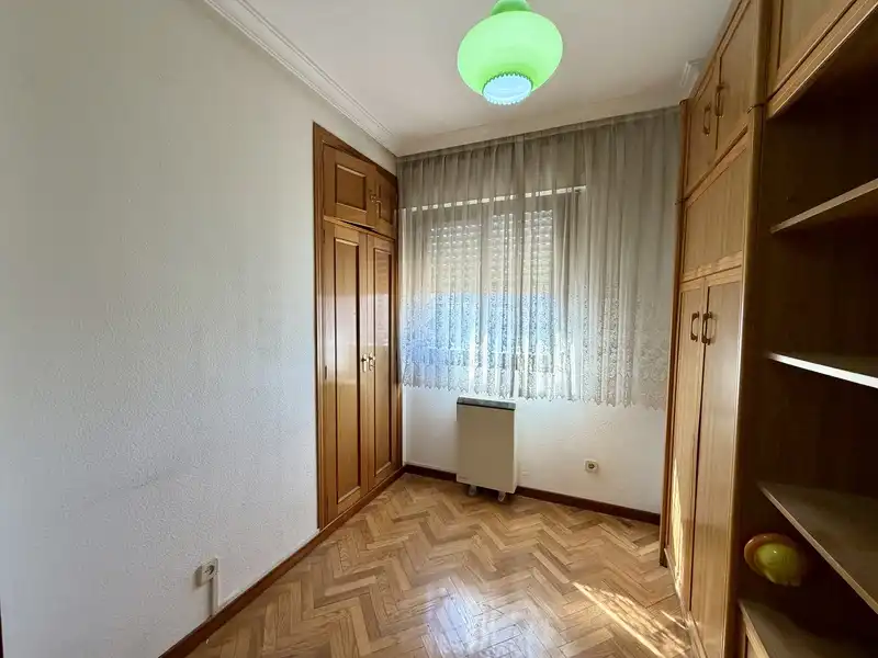 Dormitori de Pis en venda en Madrid amb Aire condicionat, Calefacció i Jardí privat