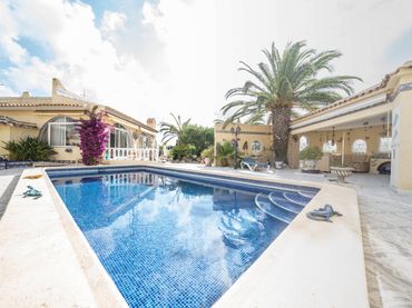 Haus mit Pool zum Verkauf in Orihuela Costa