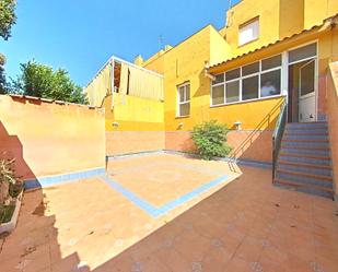 Vista exterior de Casa o xalet en venda en Bormujos amb Aire condicionat i Terrassa