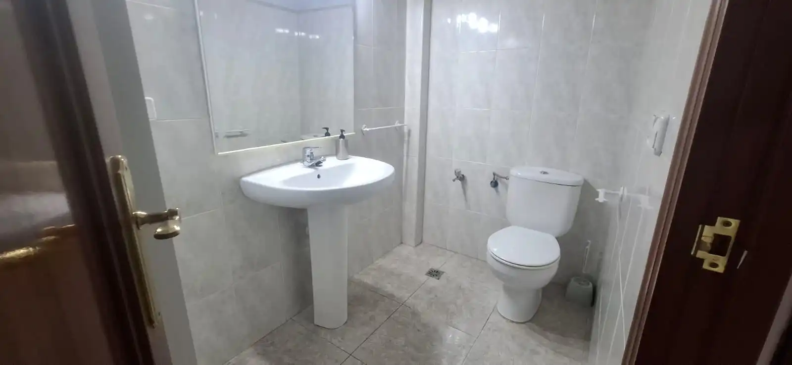 Baño de Oficina de alquiler en Alicante / Alacant con Aire acondicionado y Calefacción