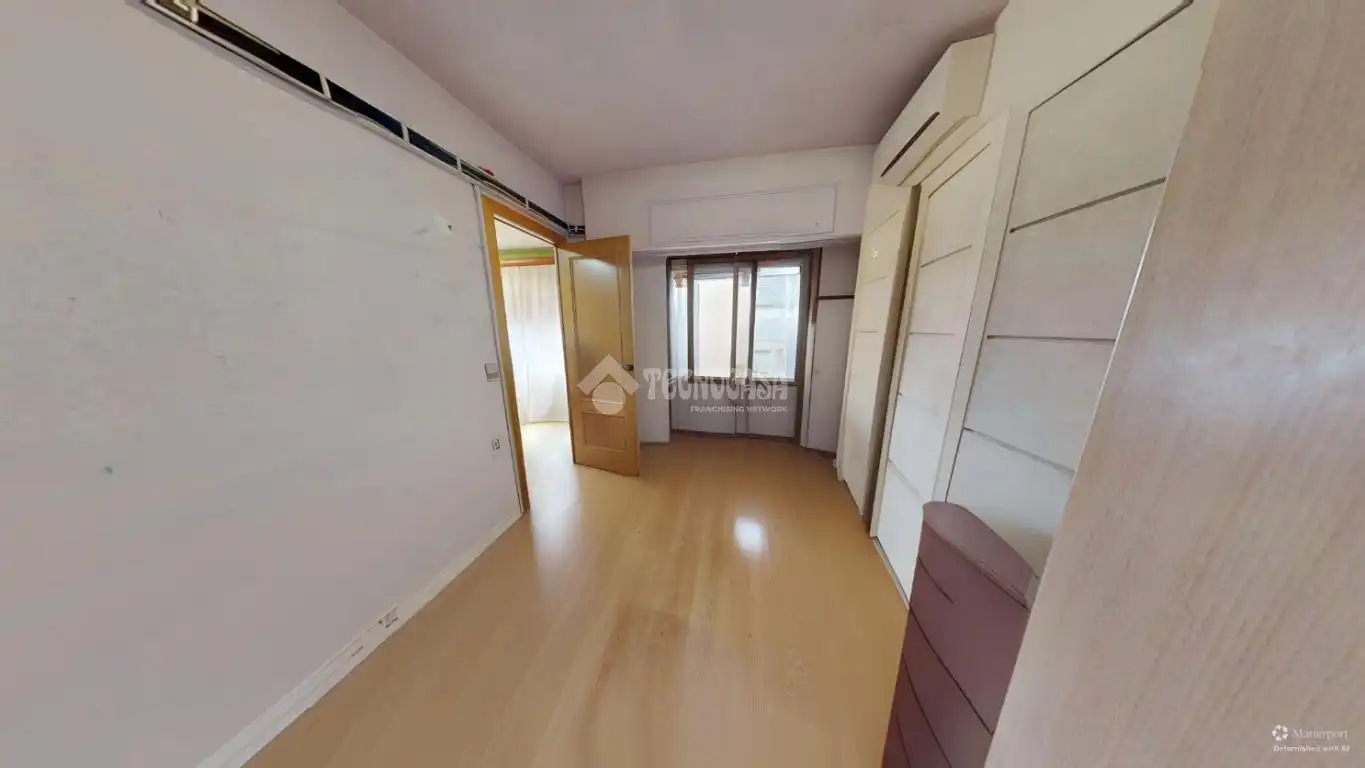Habitación de Piso en venta en Valencia con Balcón