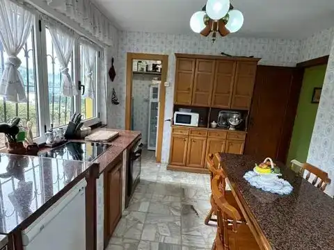 Cuina de Casa o xalet en venda en Villaviciosa amb Balcó