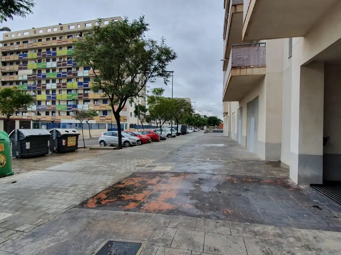 Vista exterior de Local en venta en Paterna