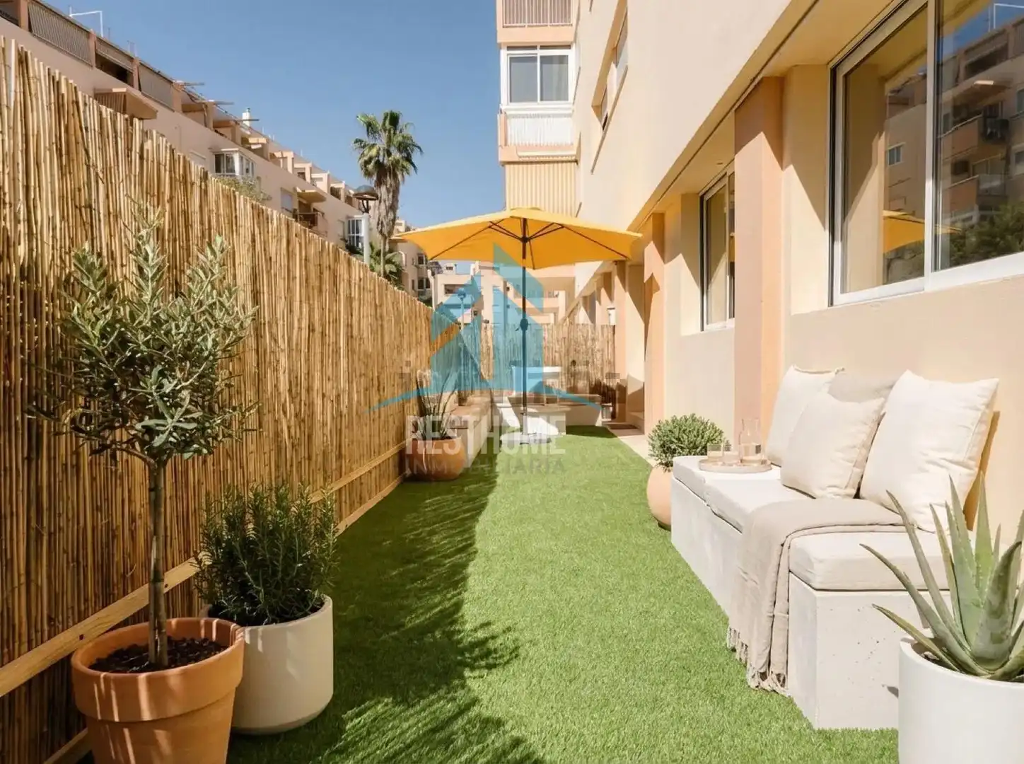 Terrassa de Apartament en venda en Eivissa amb Aire condicionat, Calefacció i Jardí privat