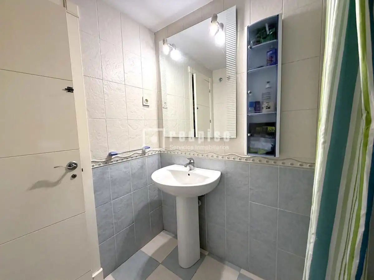 Bathroom of Flat for sale in Benalmádena  with Air Conditioner and Terrace