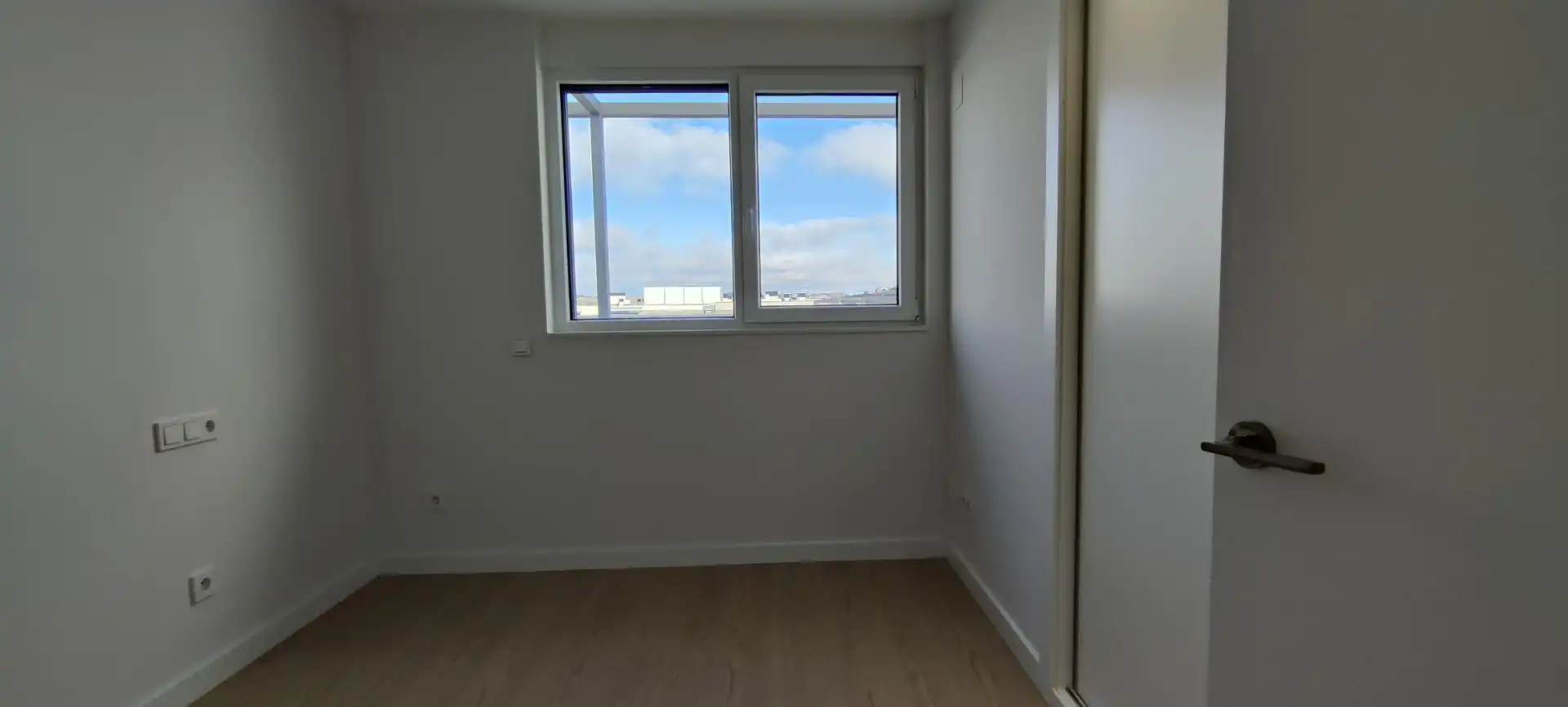 Schlafzimmer von Dachboden zum Verkauf in Valladolid mit Heizung, Terrasse und Abstellraum