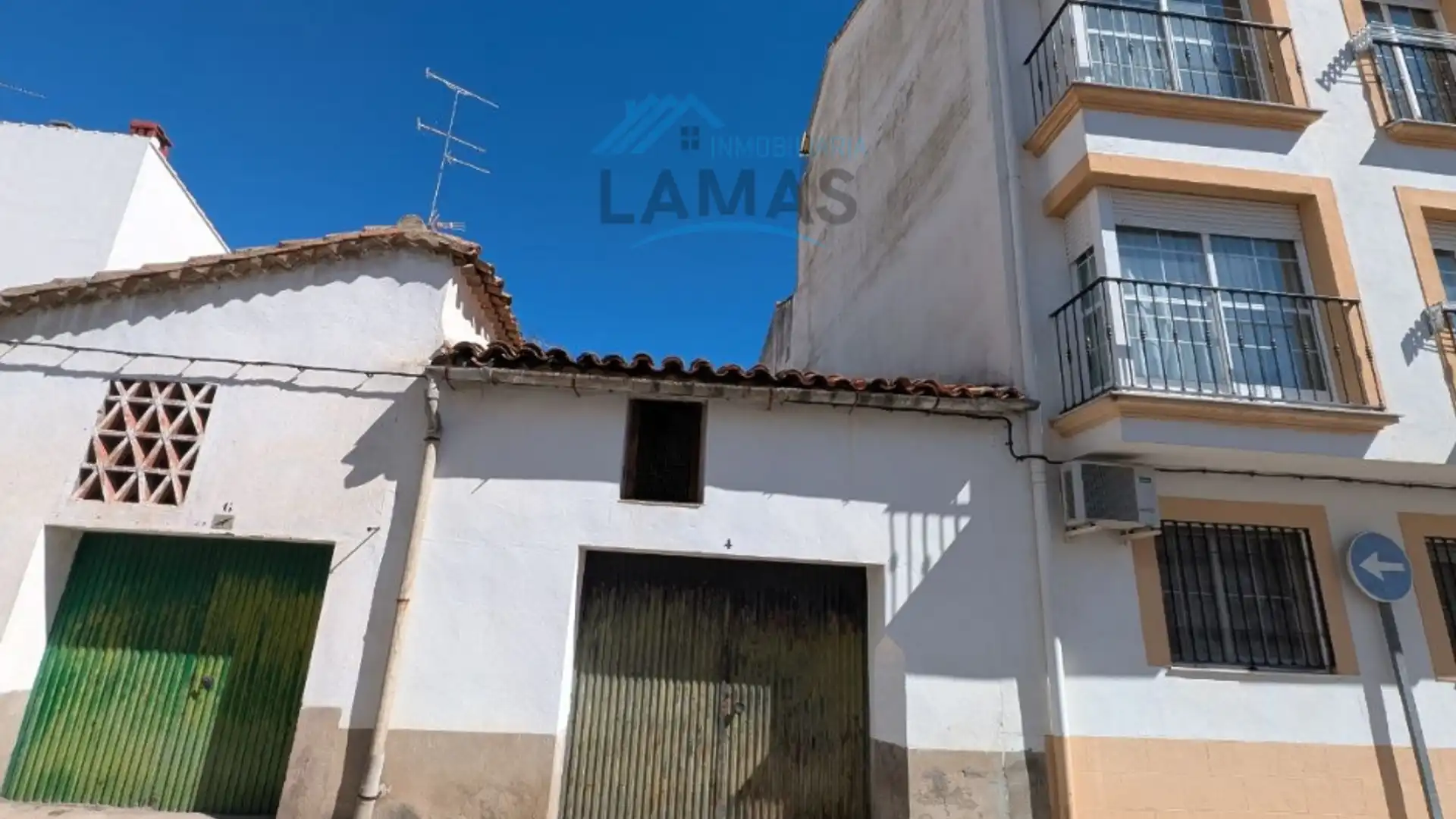 Exterior view of Garage for sale in Navalmoral de la Mata